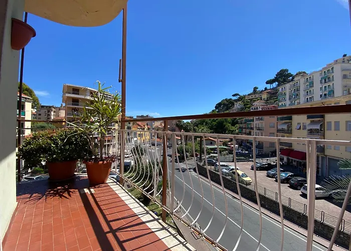 11 Ospiti -balcone-parcheggio Privato, Bulai *